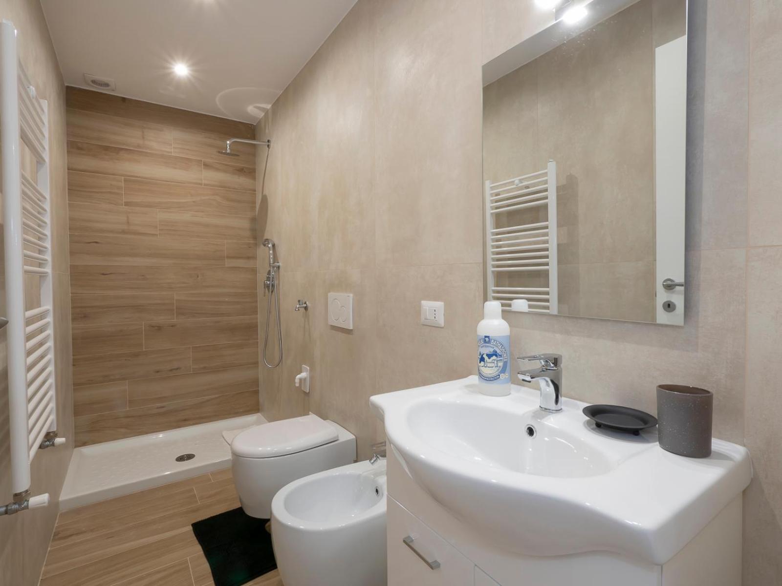 Xenia - Renovated Flat In Navigli Area * Milan
