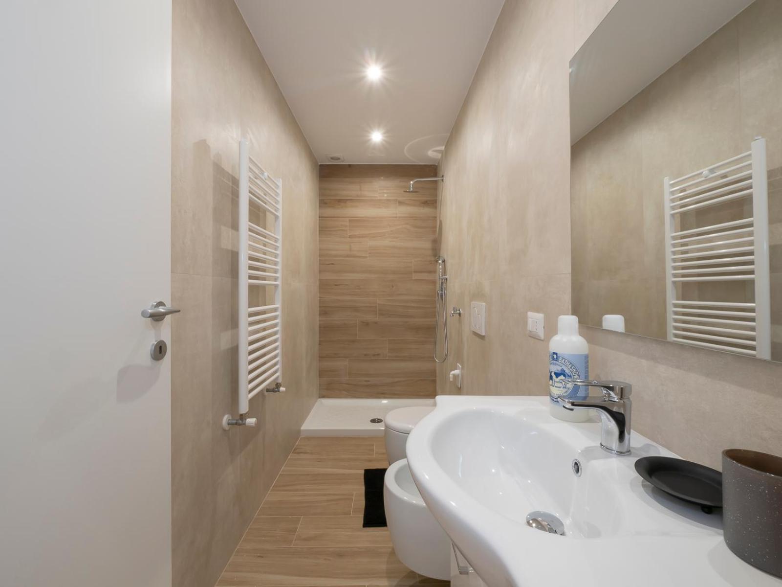 Xenia - Renovated Flat In Navigli Area Apartamento